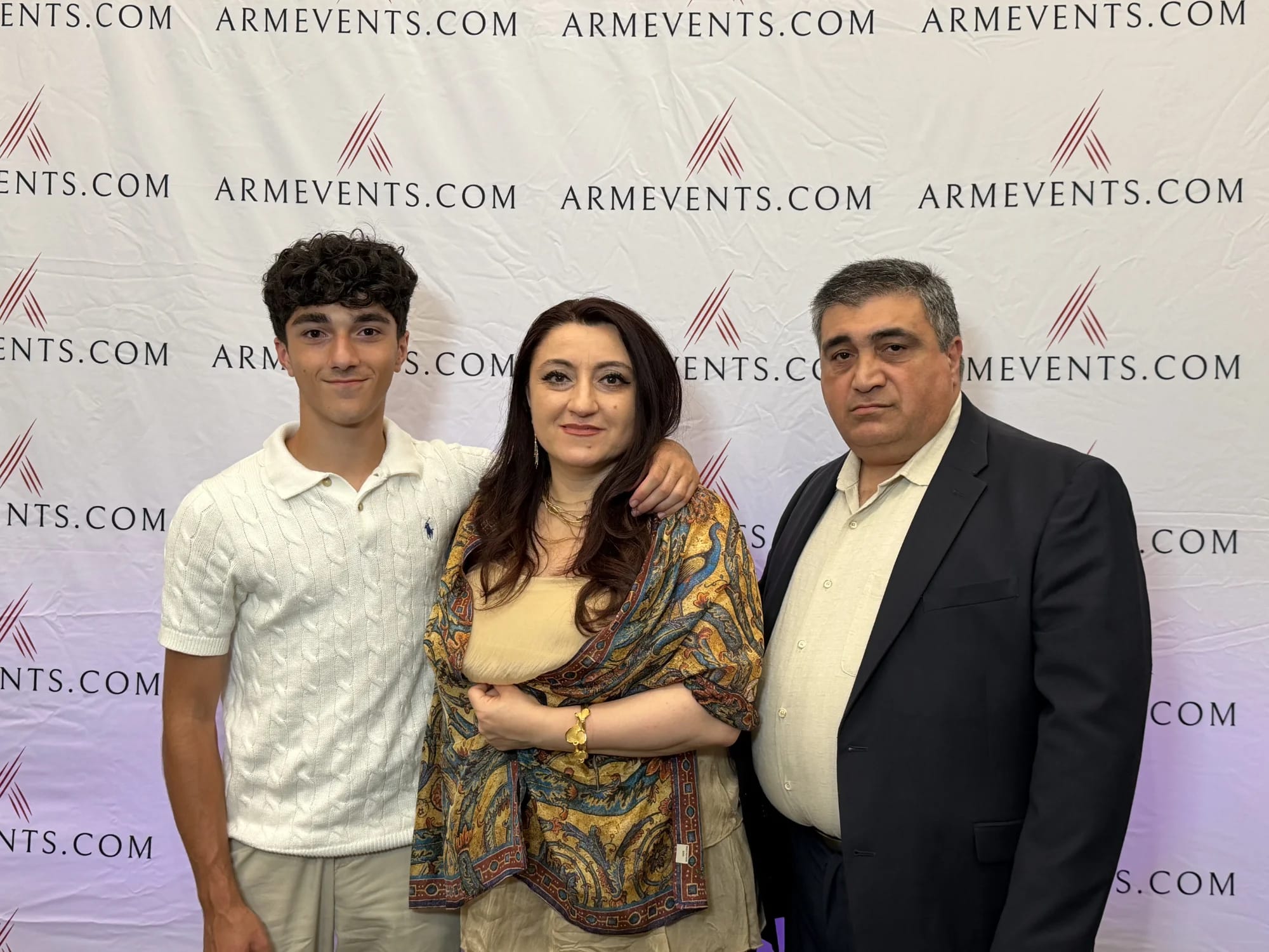 SEROUJ KRADJIAN & BAND
ft. SAMVEL YERVINYAN